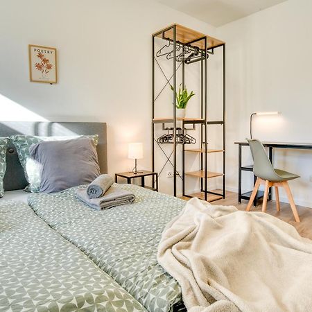 Ferienwohnung Homy I Moderner Retrocharme Wlan & Netflix Leipzig Exterior foto